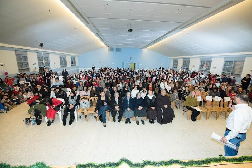 حفلة ميلادية خيرية في مدرسة راهبات مار يوسف في الرملة